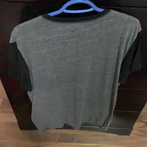 American Eagle tshirt. Size Large - Picture 2 of 3